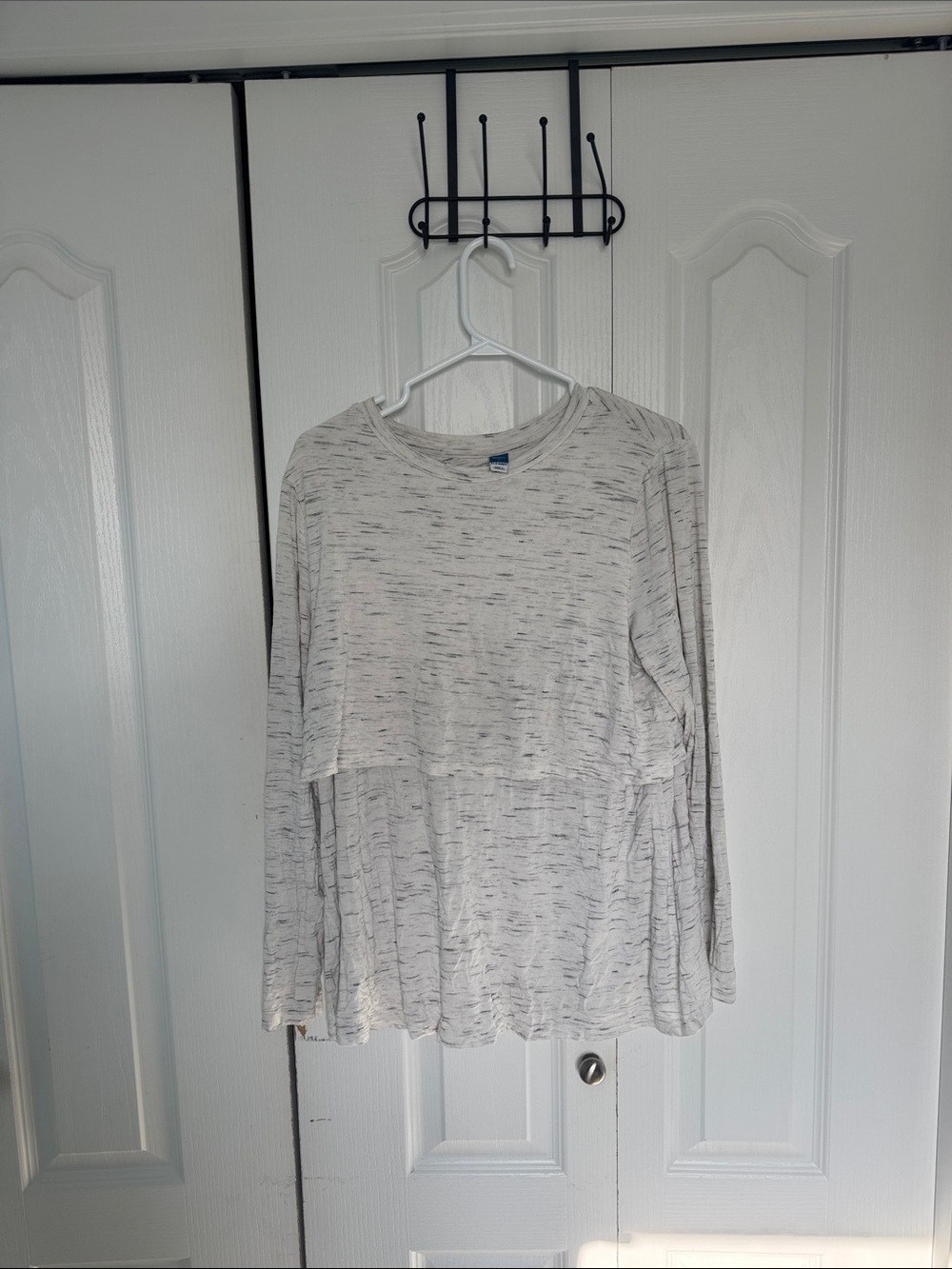 Old Navy Maternity & Nursing Long Sleeve Top – Size Large
